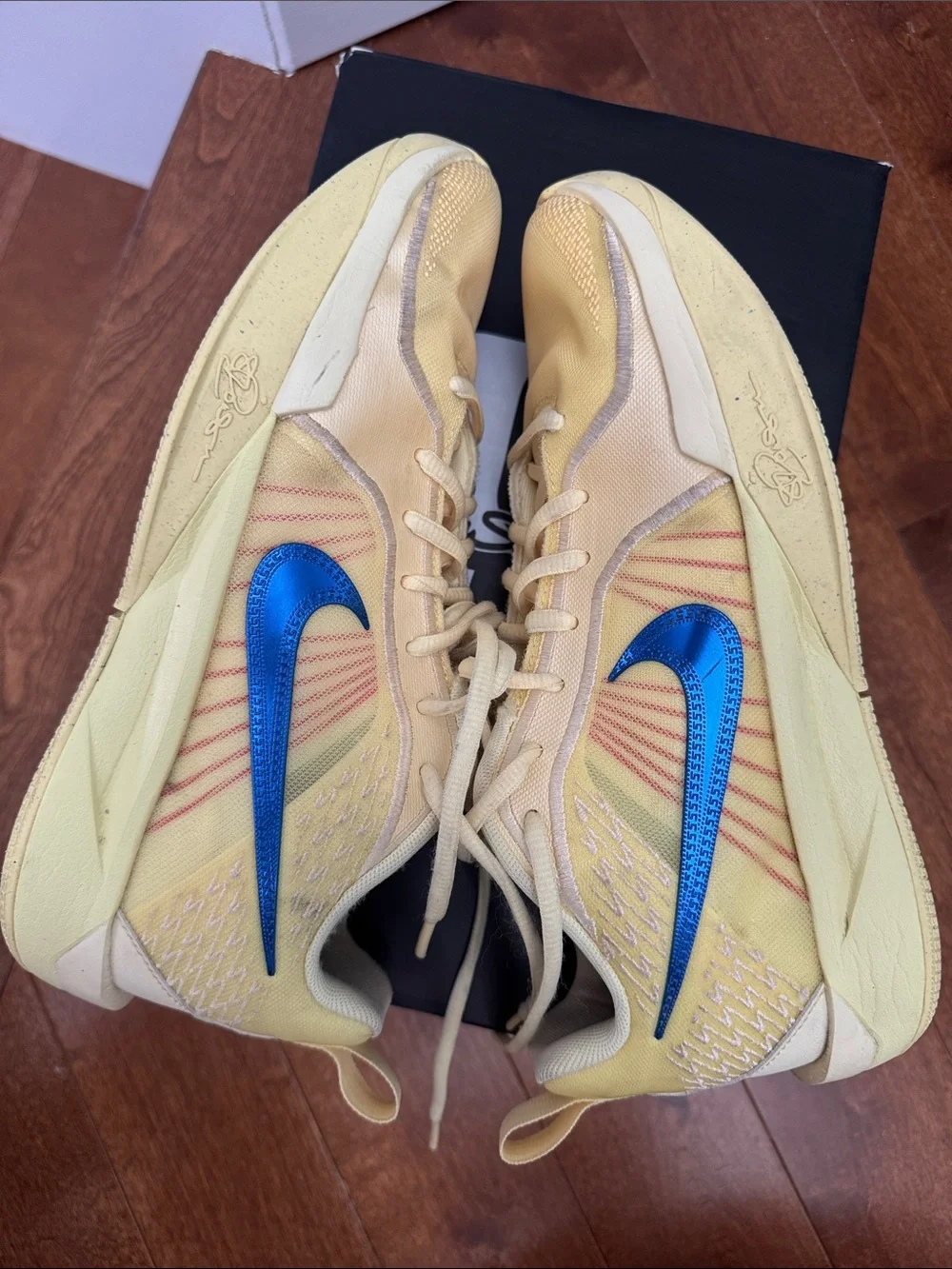 Nike Sabrina 2 Yellow basketball Sneakers citron tint/royal pulse color 6 youth